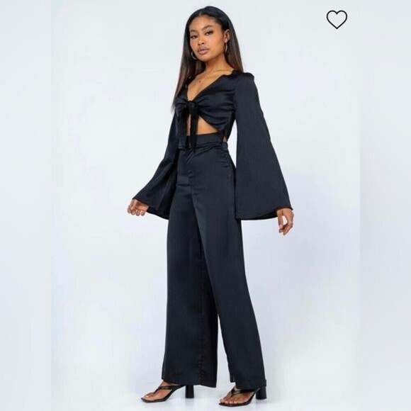 Princess Polly Kali Cut Out Midriff Bell Sleeves Wide Leg Black Jumpsuit SZ 4 - Picture 4 of 16
